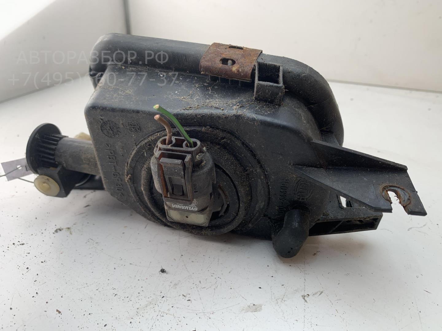 Фара противотуманная левая