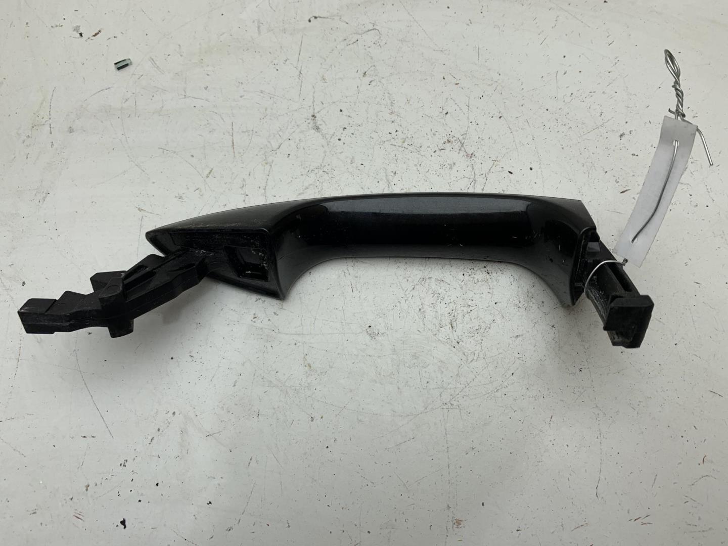 Ручка двери задней наружная левая