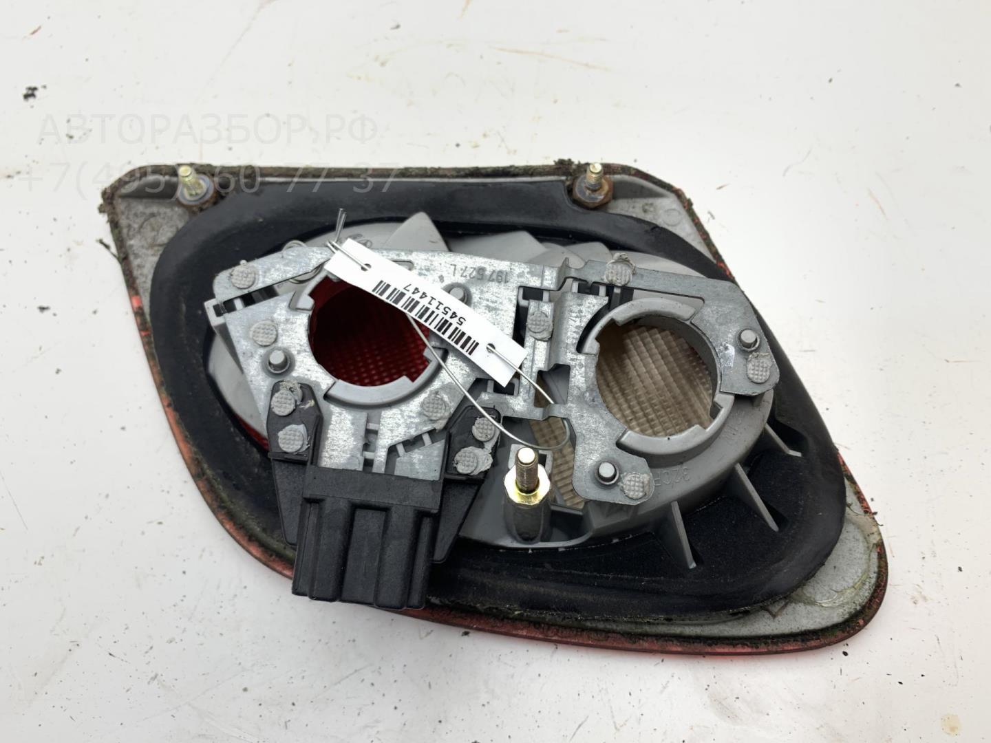 Фонарь задний внутренний левый