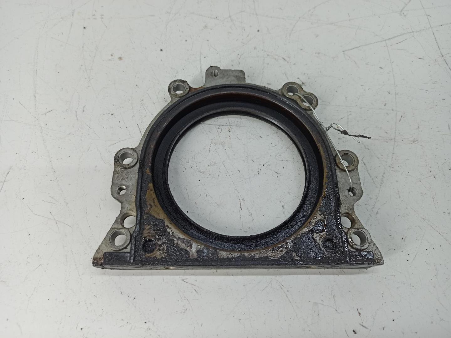 Крышка двигателя