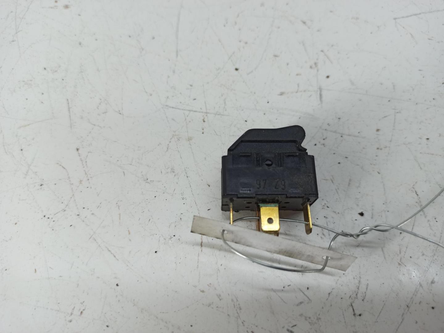 Кнопка стеклоподъемника