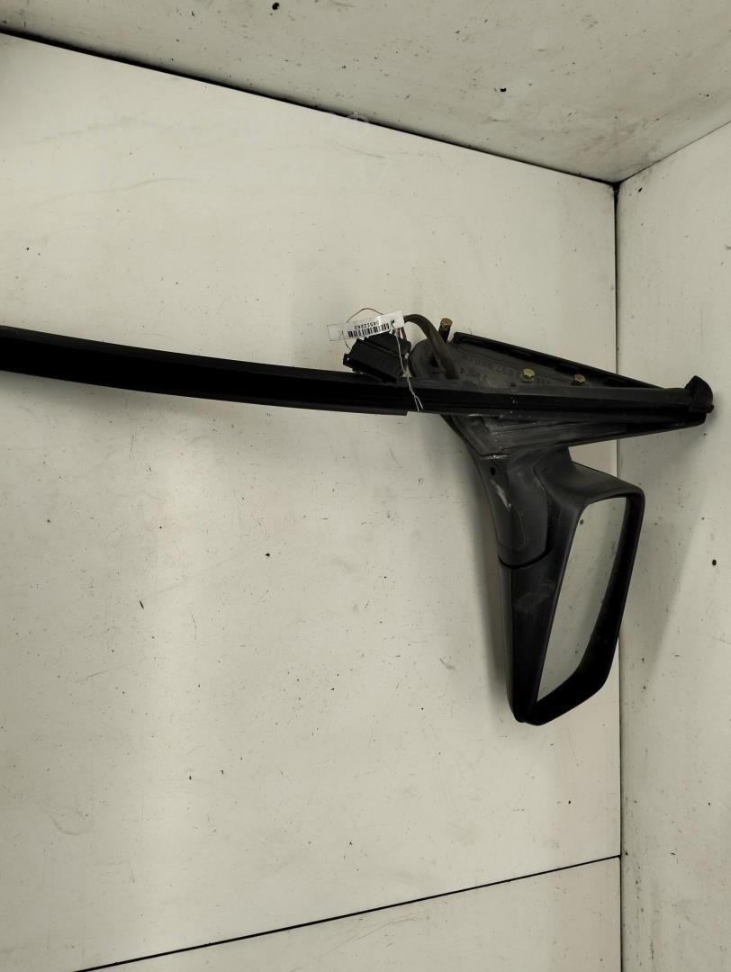 Зеркало правое электрическое