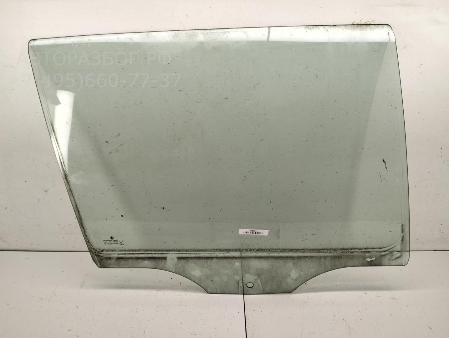 Стекло двери задней правой