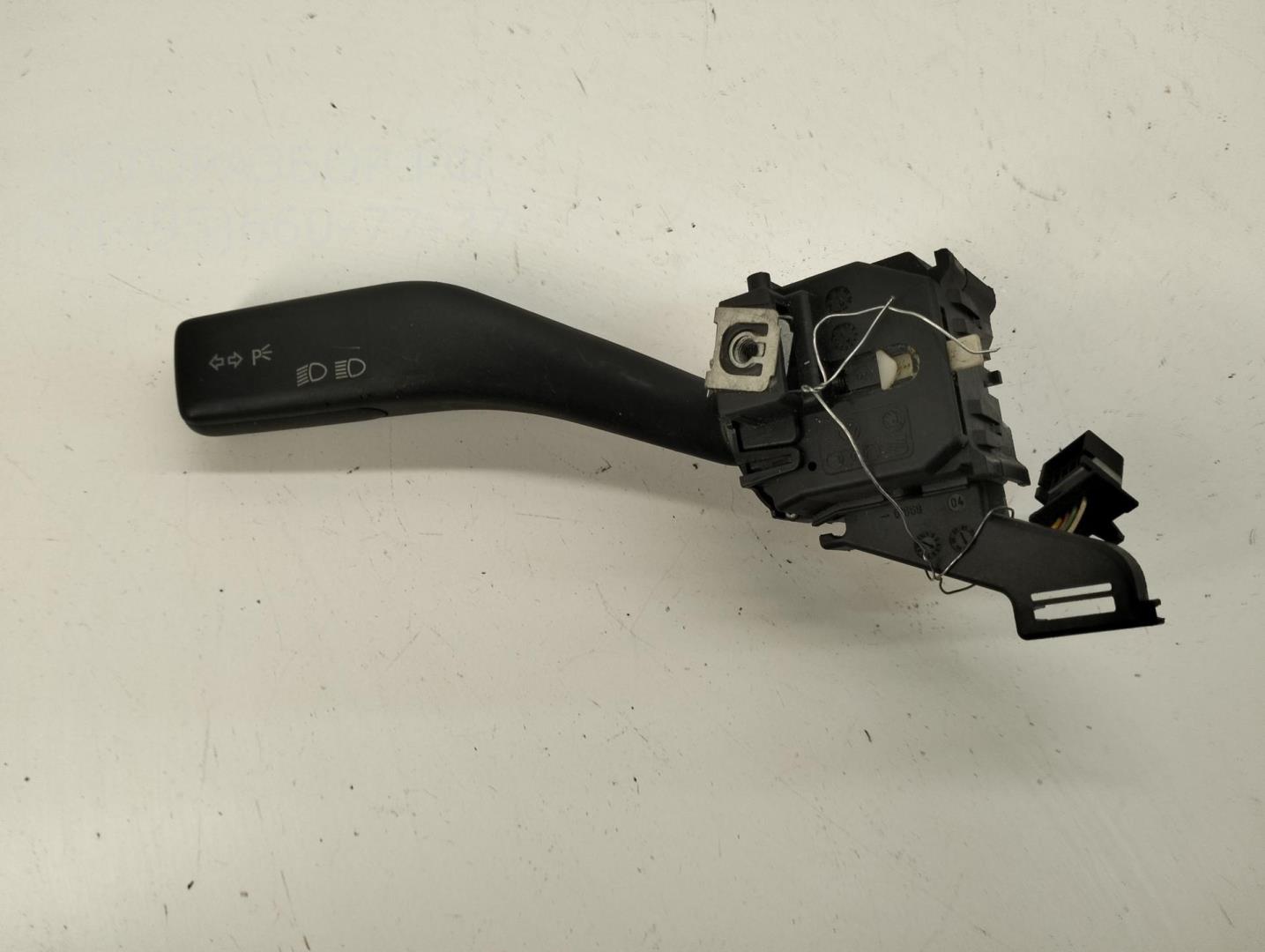 Переключатель поворотов подрулевой