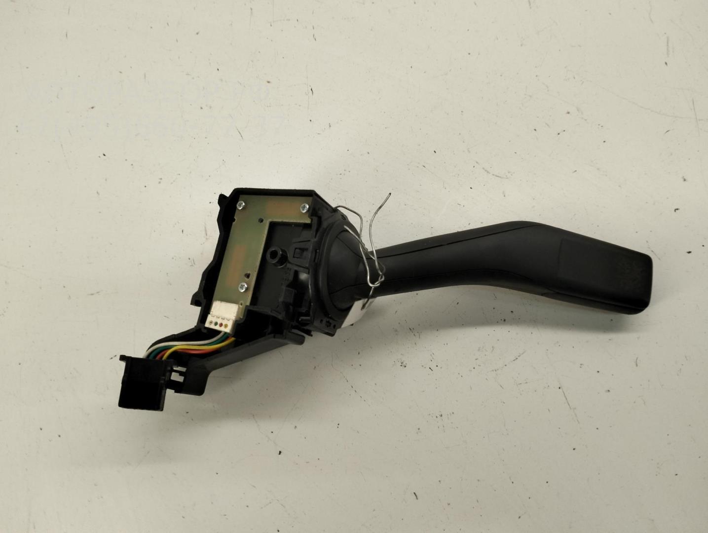 Переключатель поворотов подрулевой