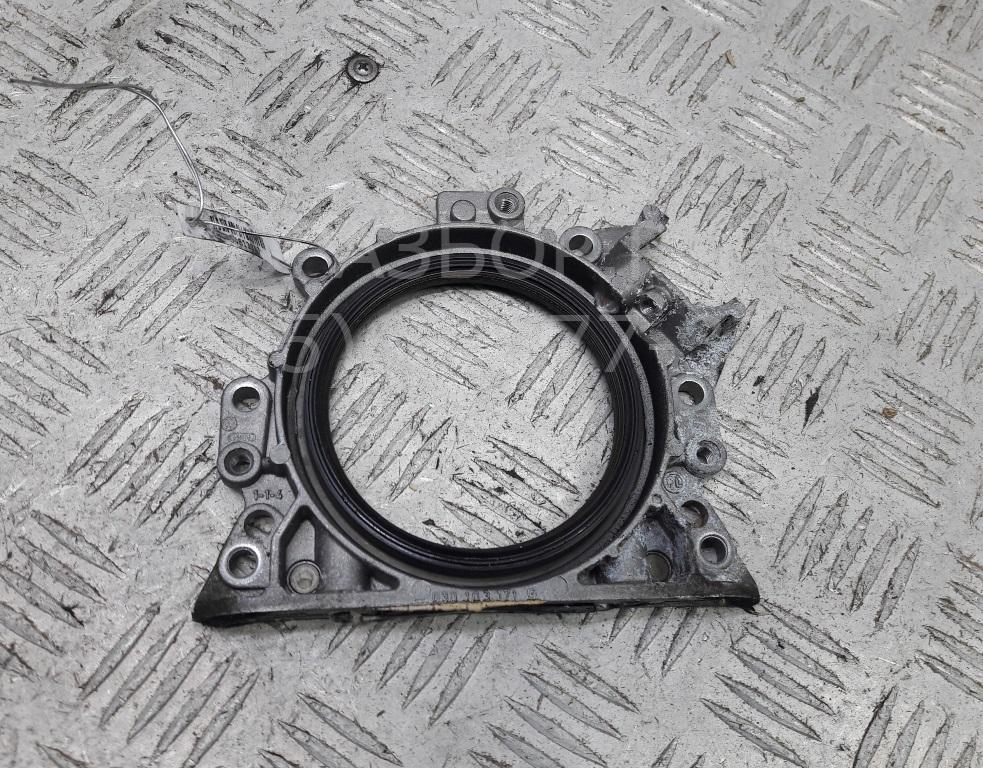 Крышка двигателя