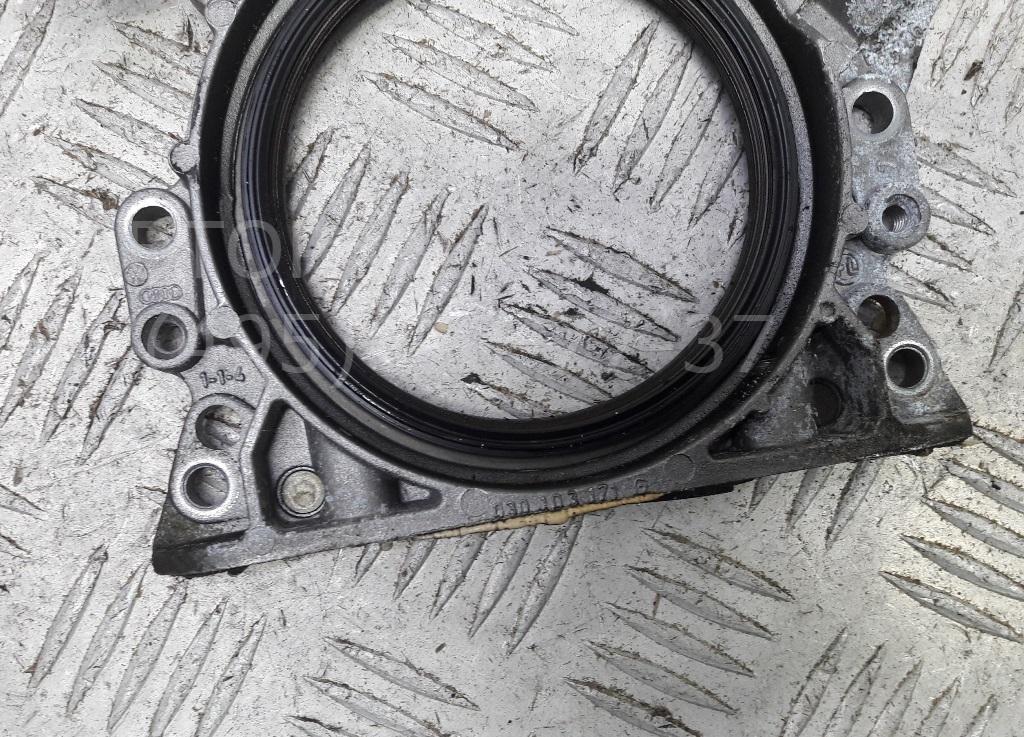 Крышка двигателя