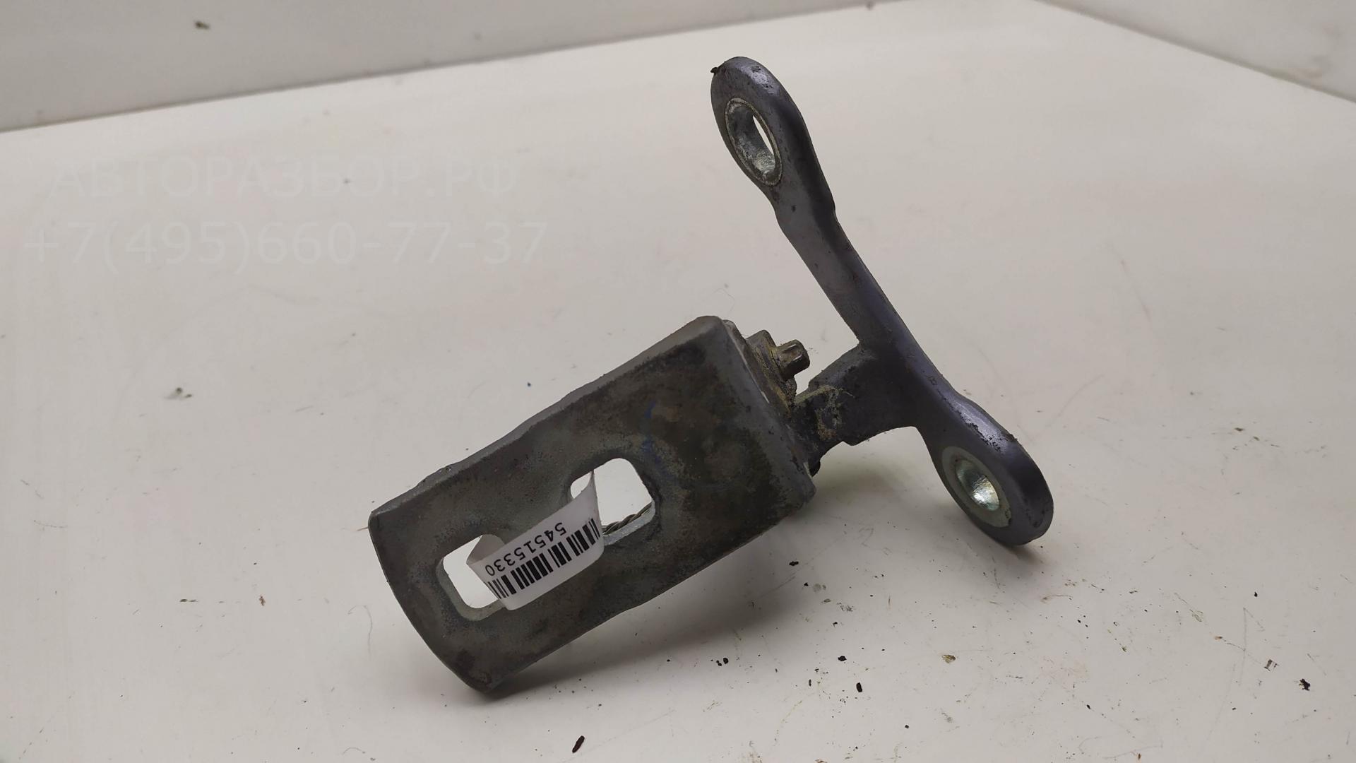 Петля двери