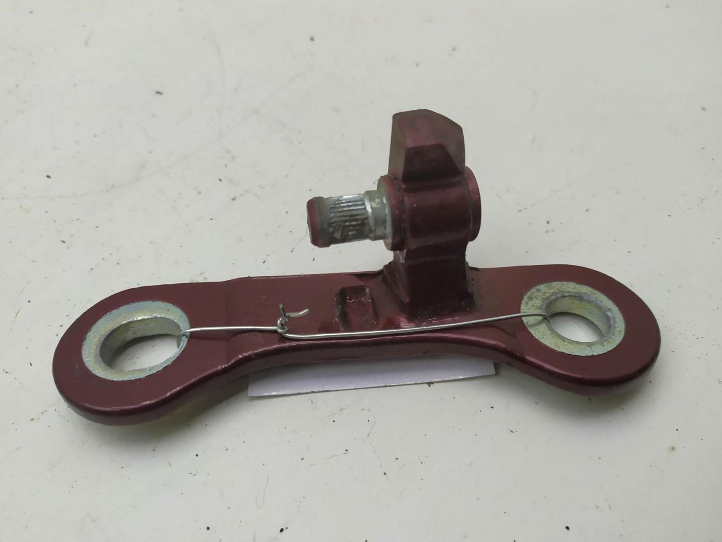 Петля двери