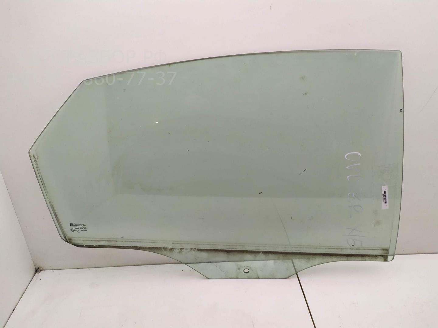 Стекло двери задней правой