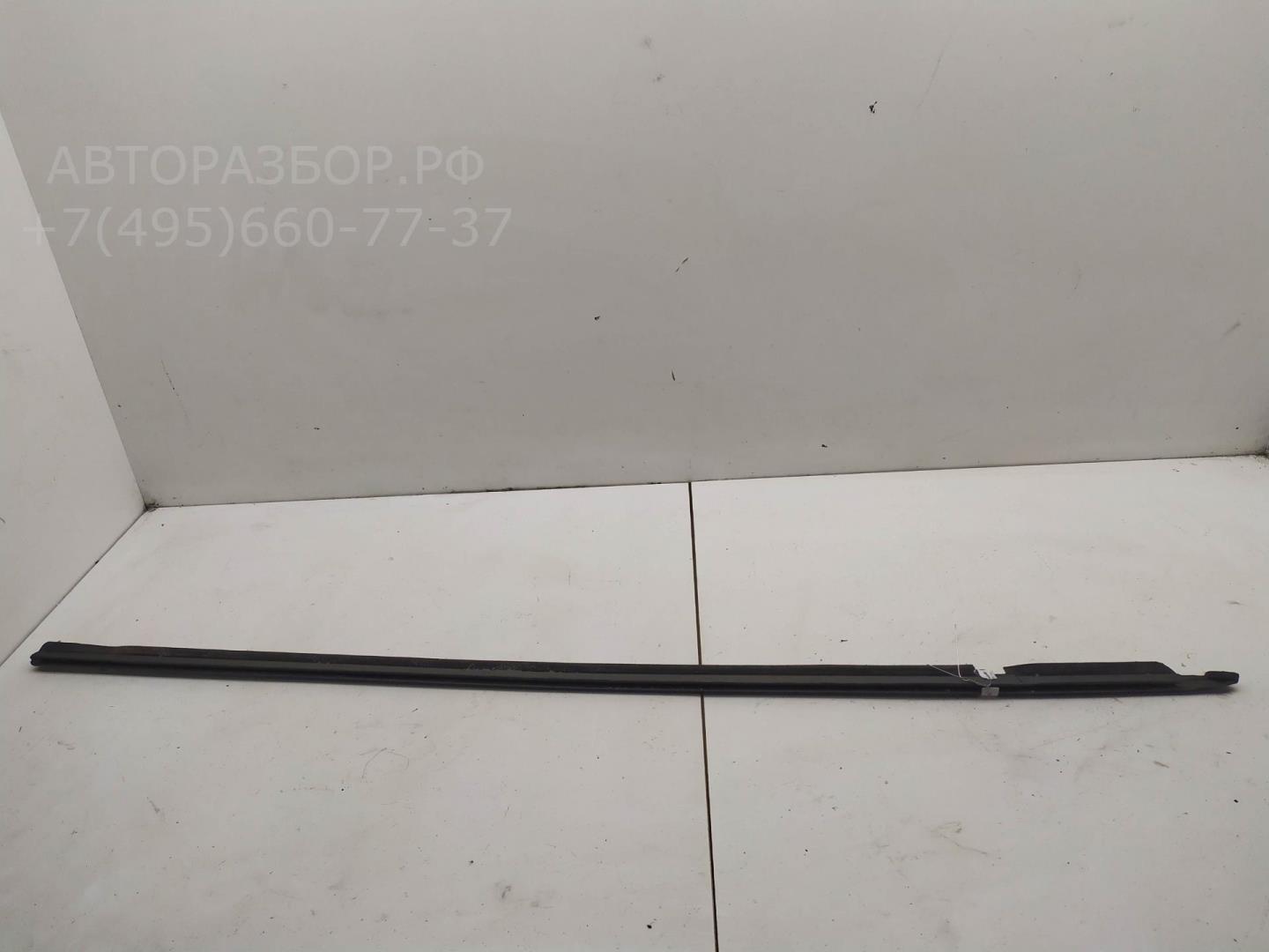 Накладка стекла переднего левого