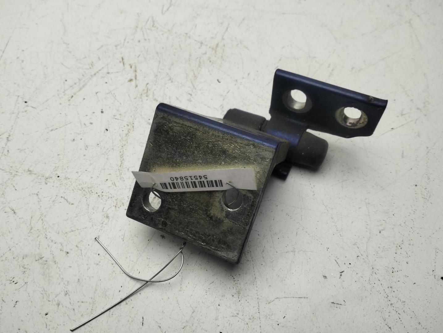 Петля двери