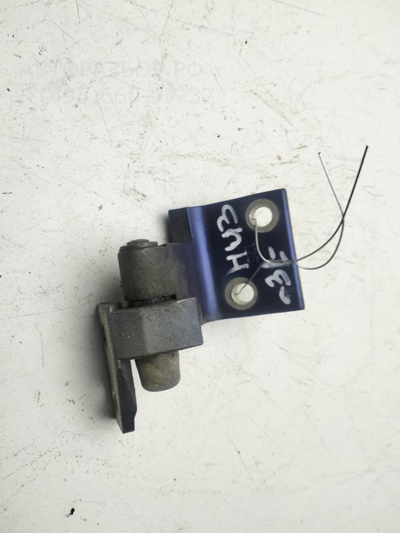 Петля двери