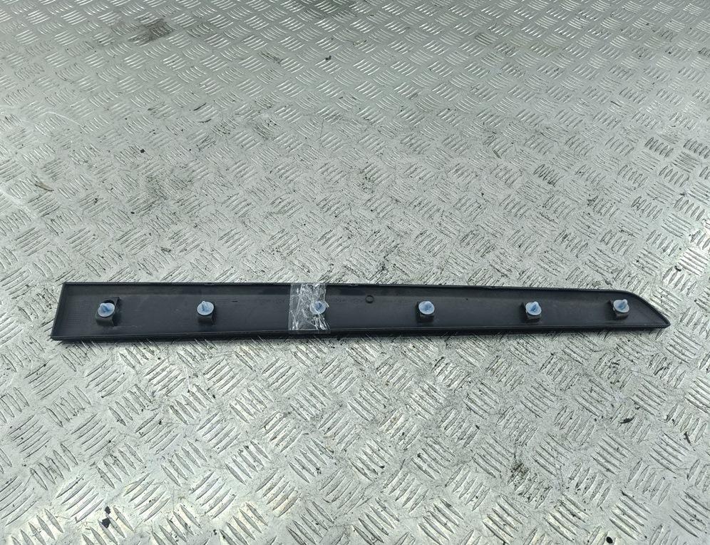 Накладка двери задней левой