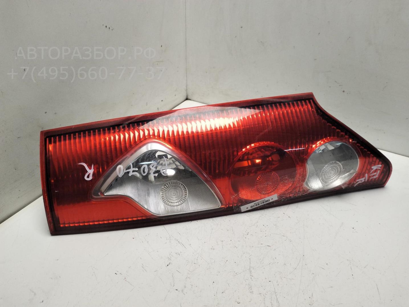 Фонарь задний правый