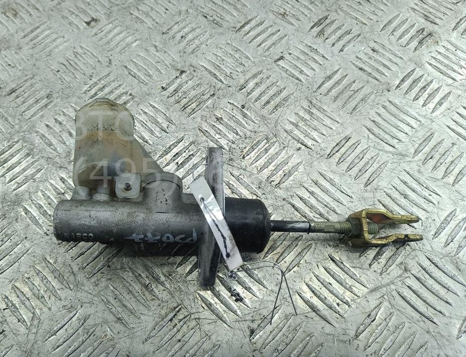 Цилиндр сцепления главный