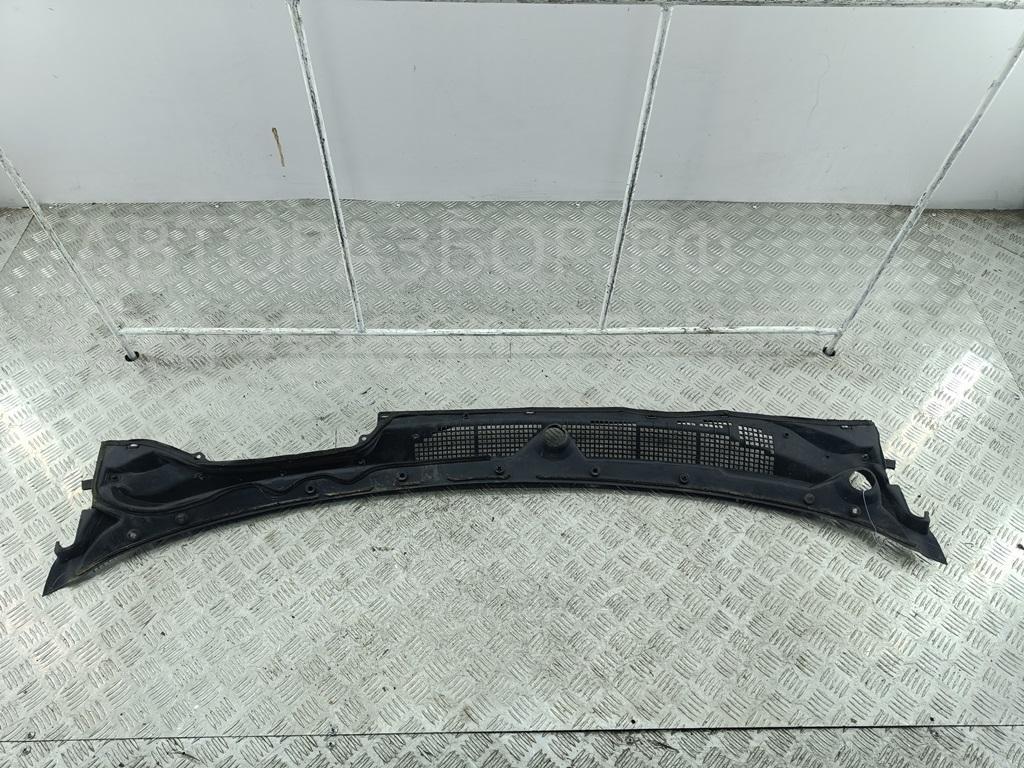 Решетка стеклоочистителей (Жабо)