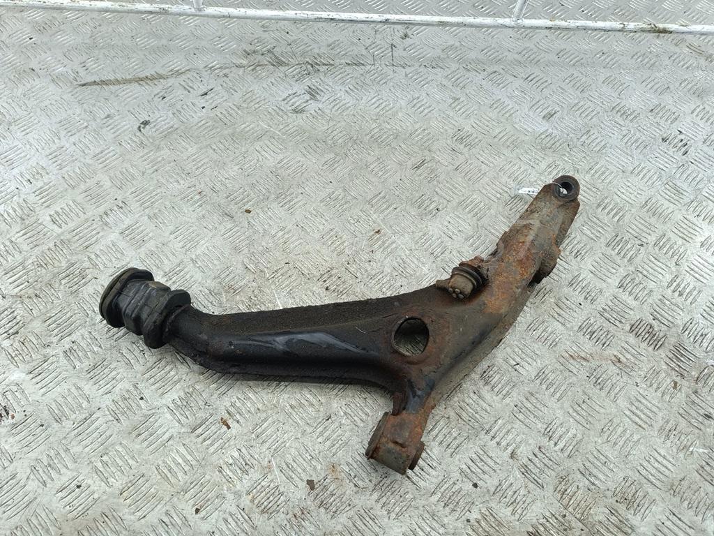 Рычаг передний левый