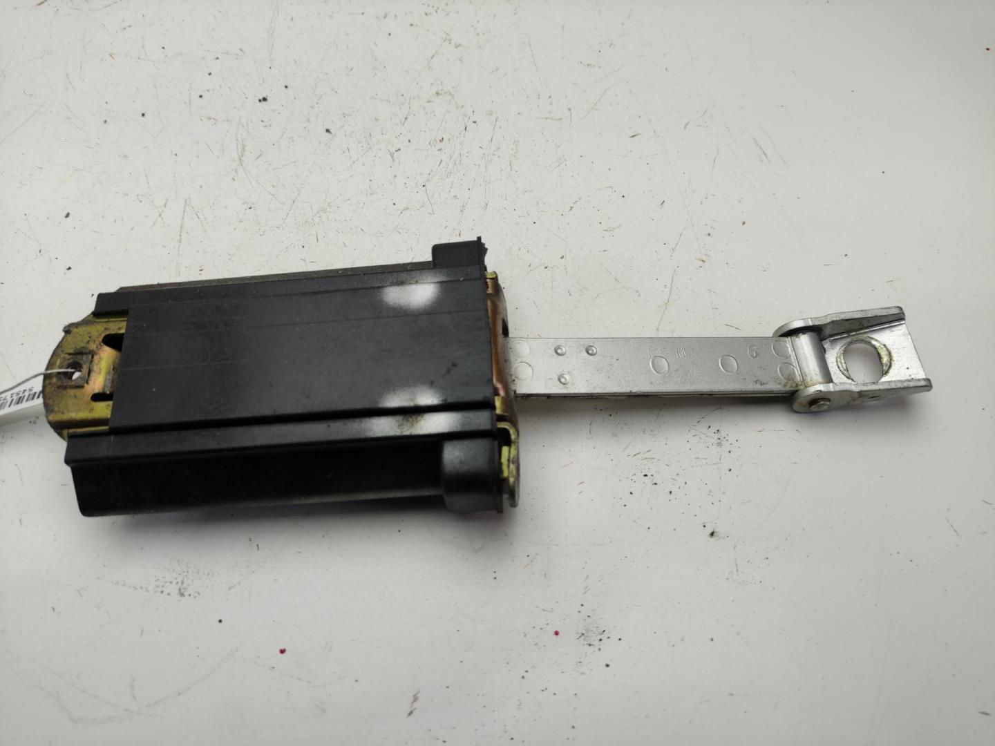 Ограничитель двери