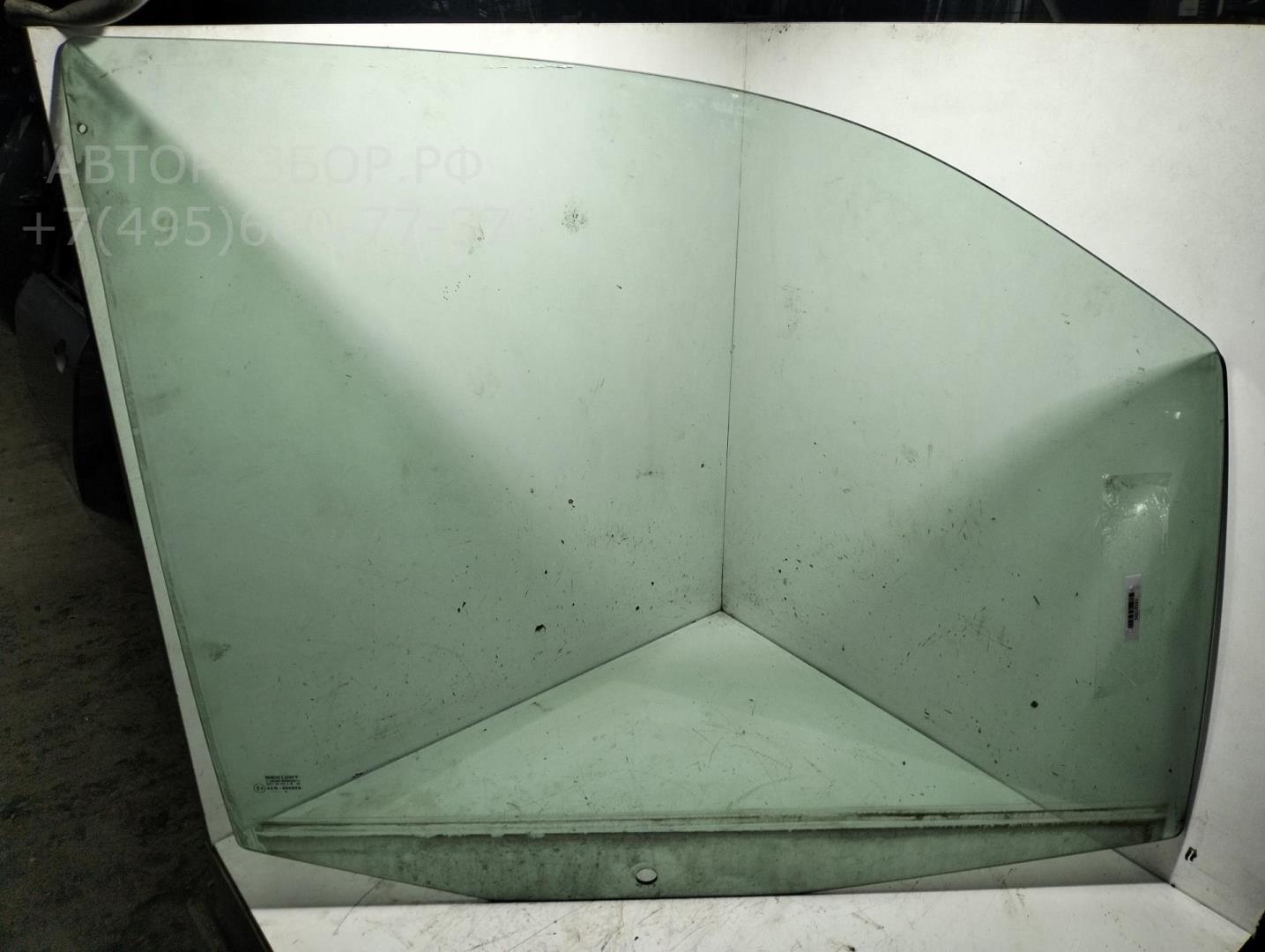 Стекло двери передней правой