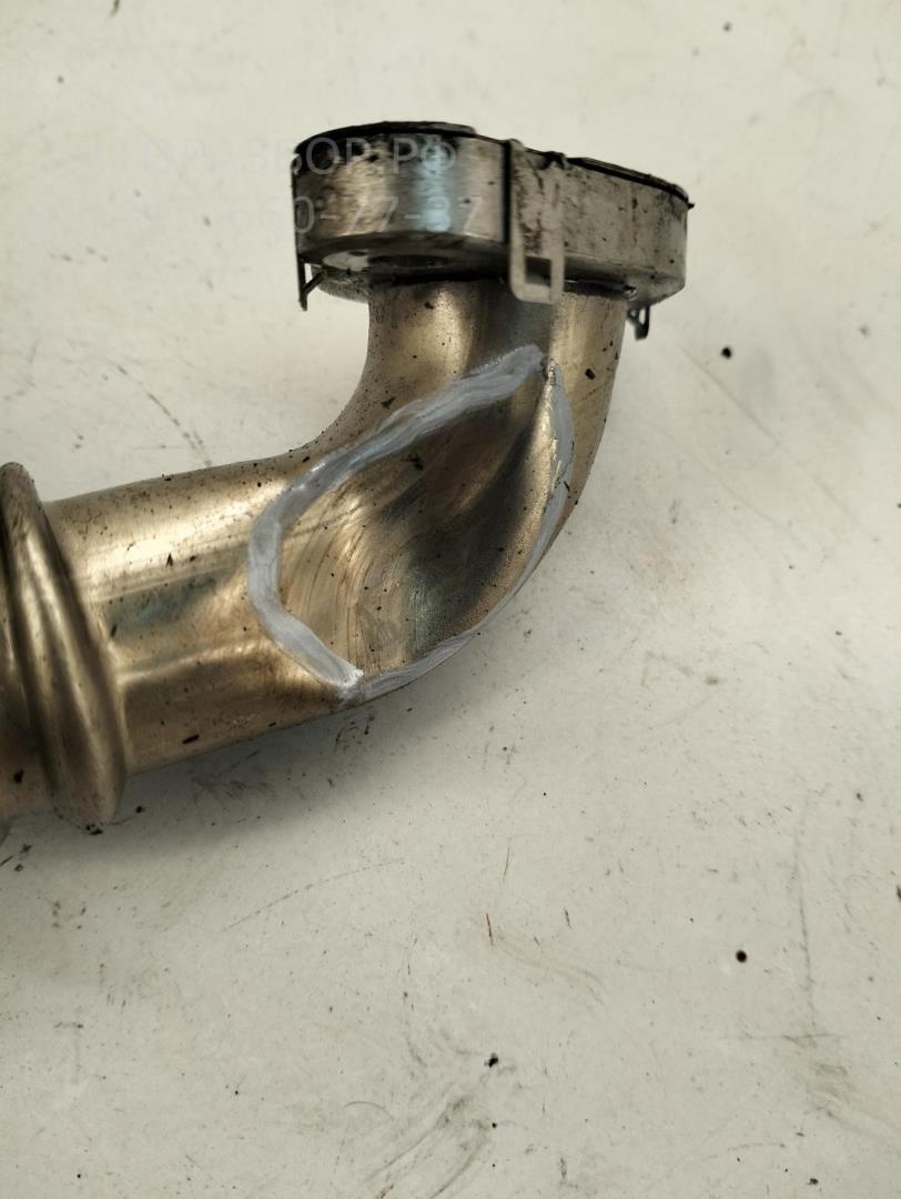 Трубка картерных газов