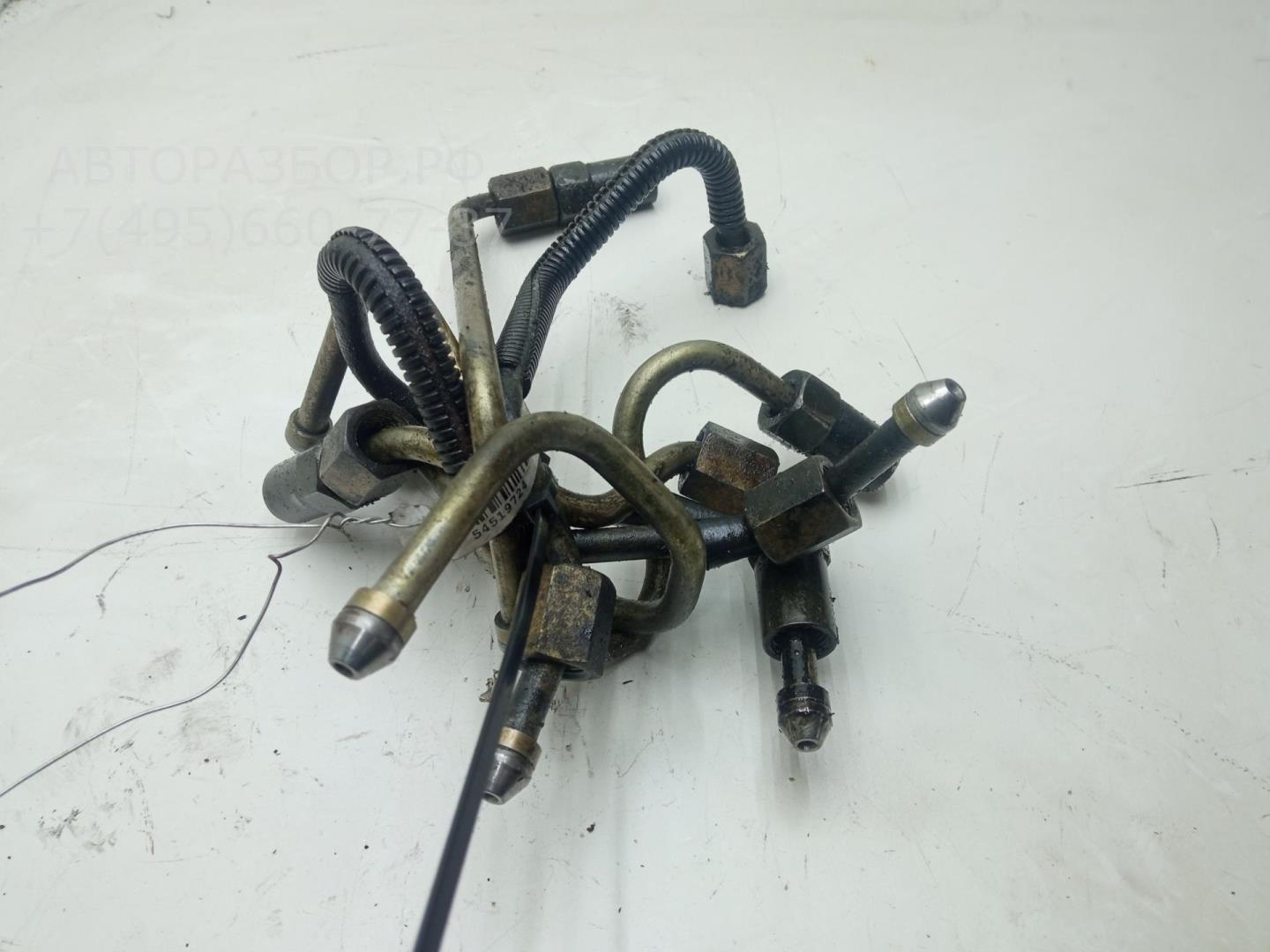 Трубка топливная