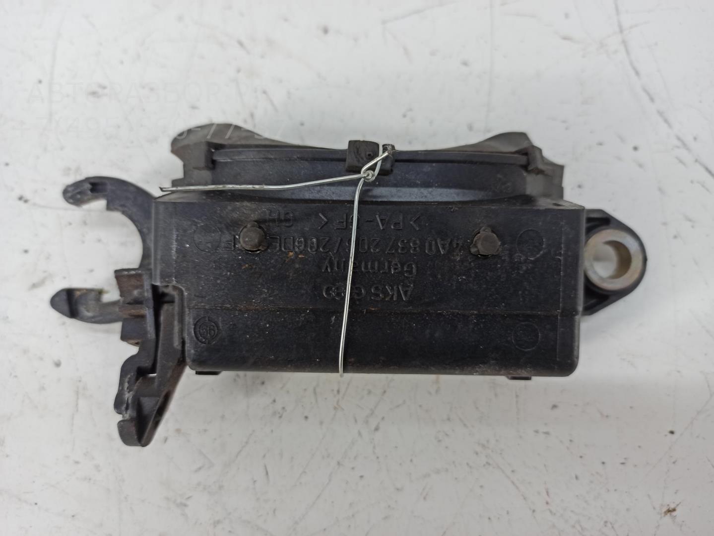 Ручка двери передней наружная правая