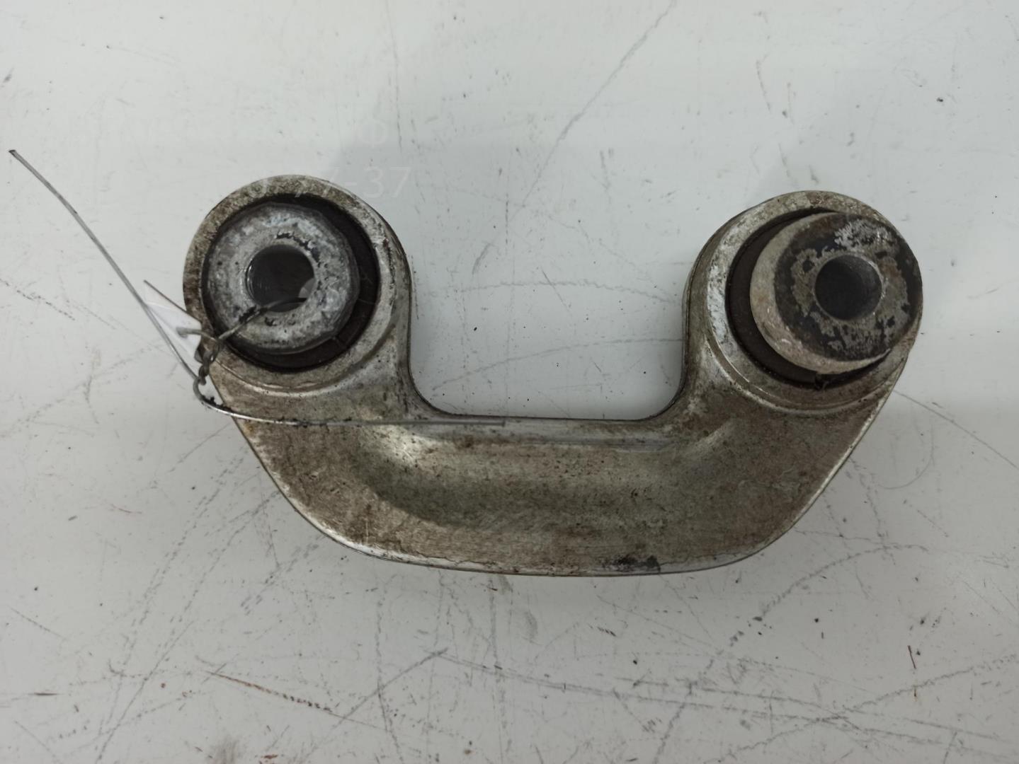 Стойка переднего стабилизатора