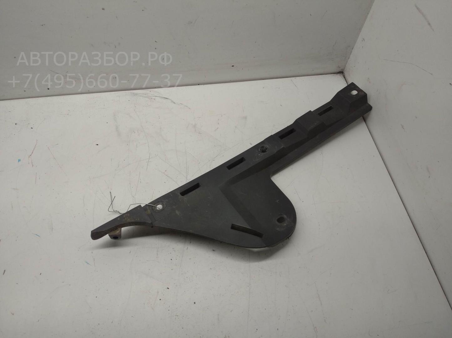 Кронштейн заднего бампера правый