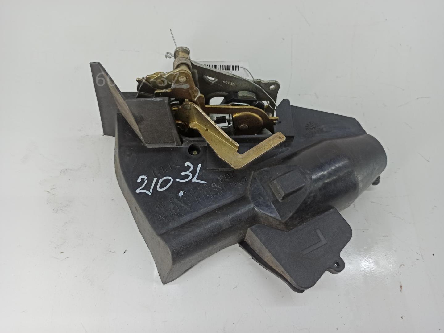 Замок двери задней левой