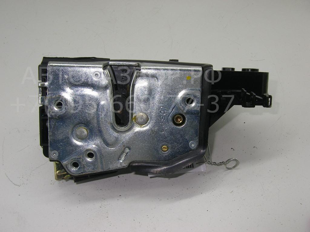 Замок двери передней правой