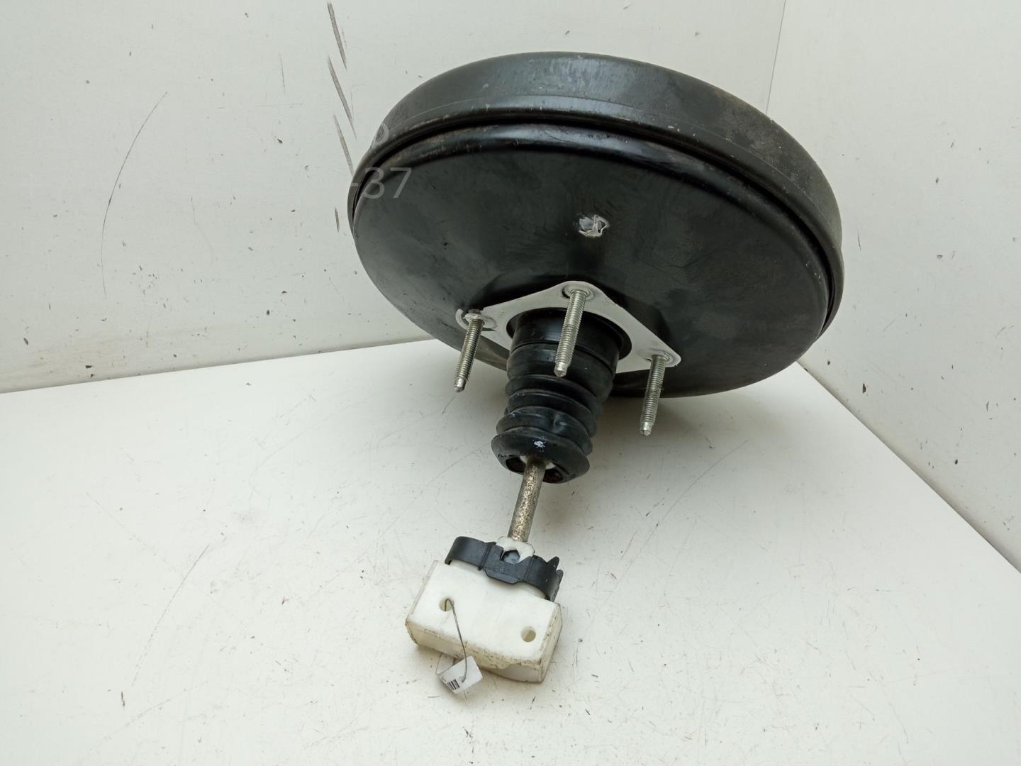 Усилитель тормозов вакуумный