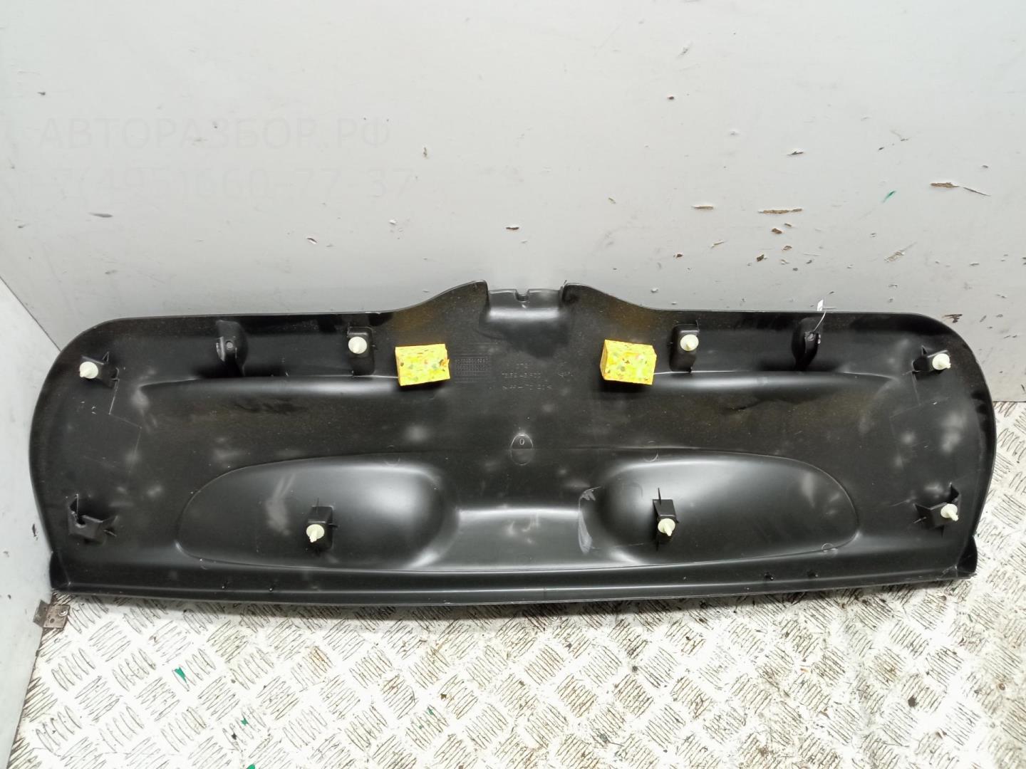 Обшивка крышки багажника