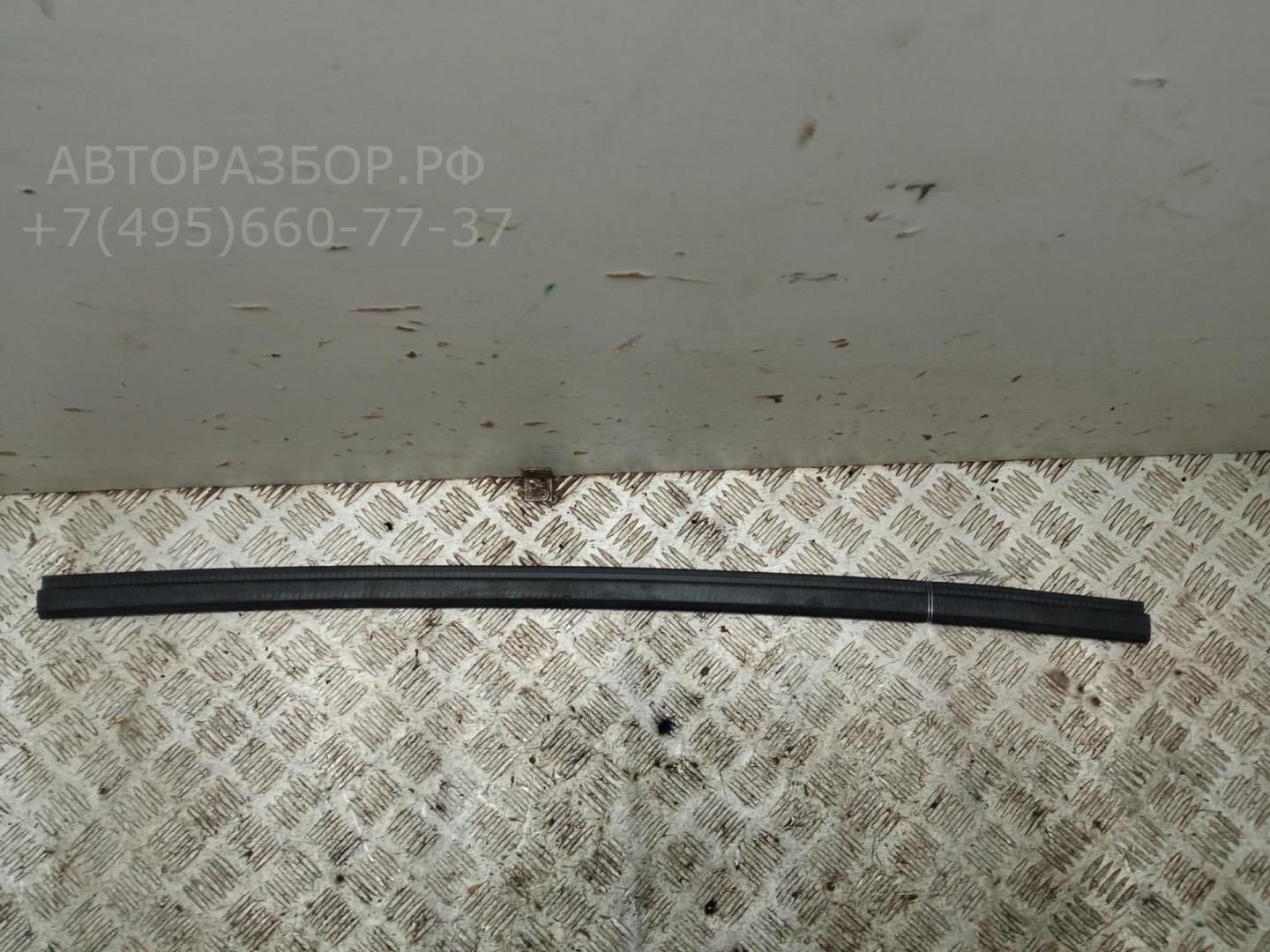 Накладка стекла переднего левого