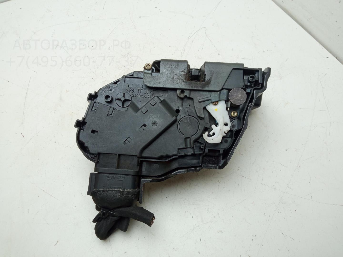 Замок двери передней левой