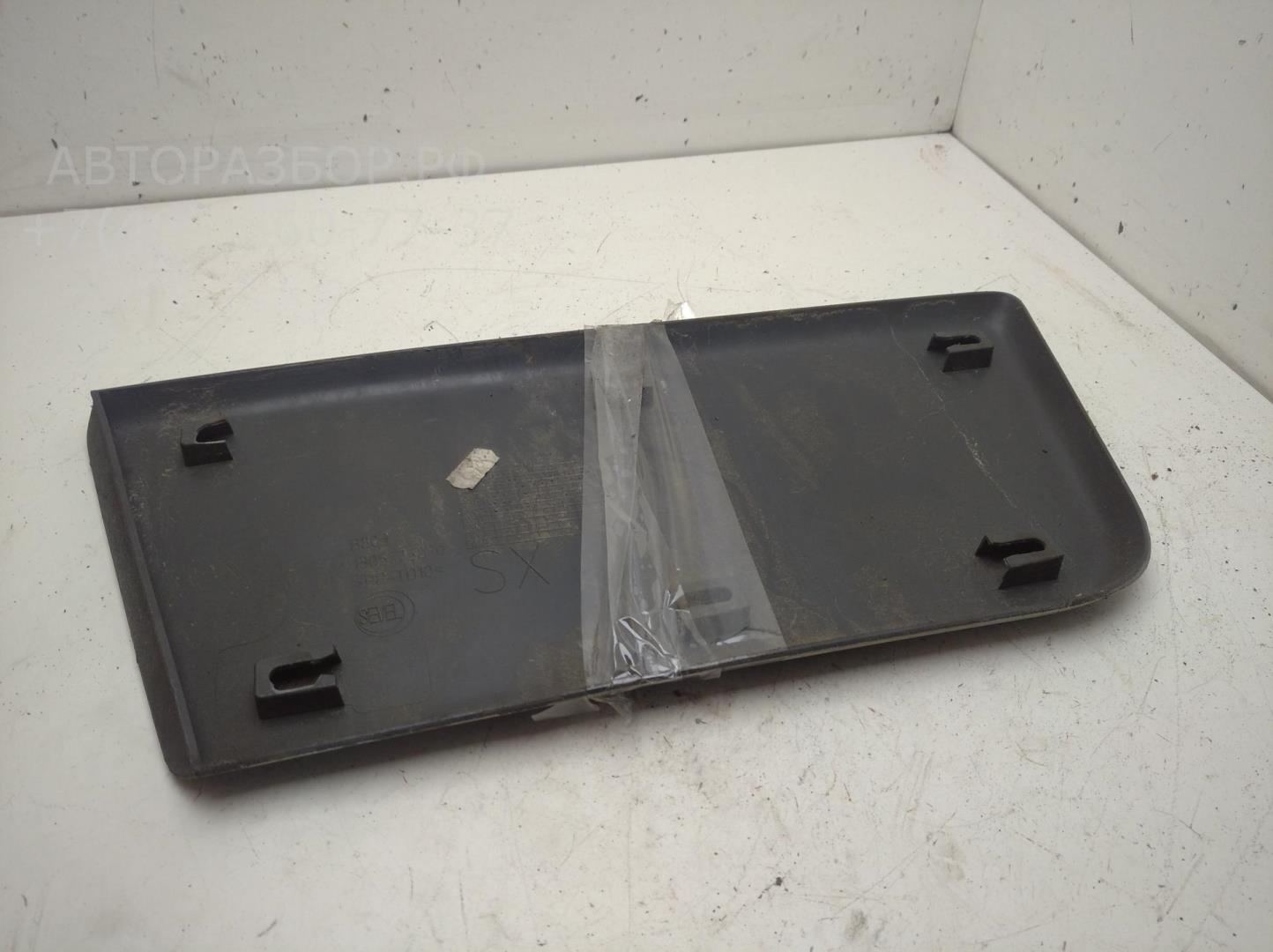 Молдинг двери передней левой