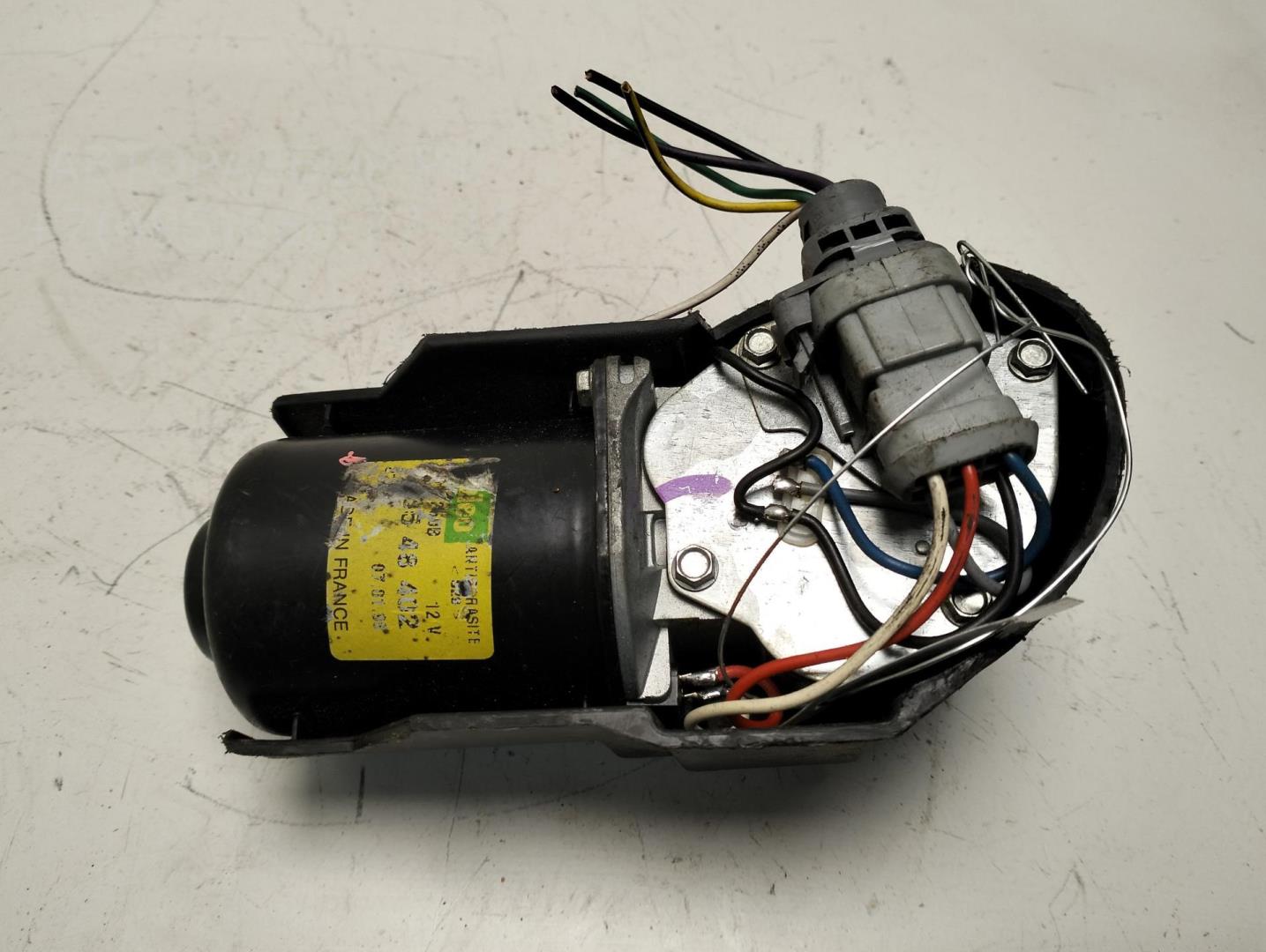 Моторчик стеклоочистителя передний