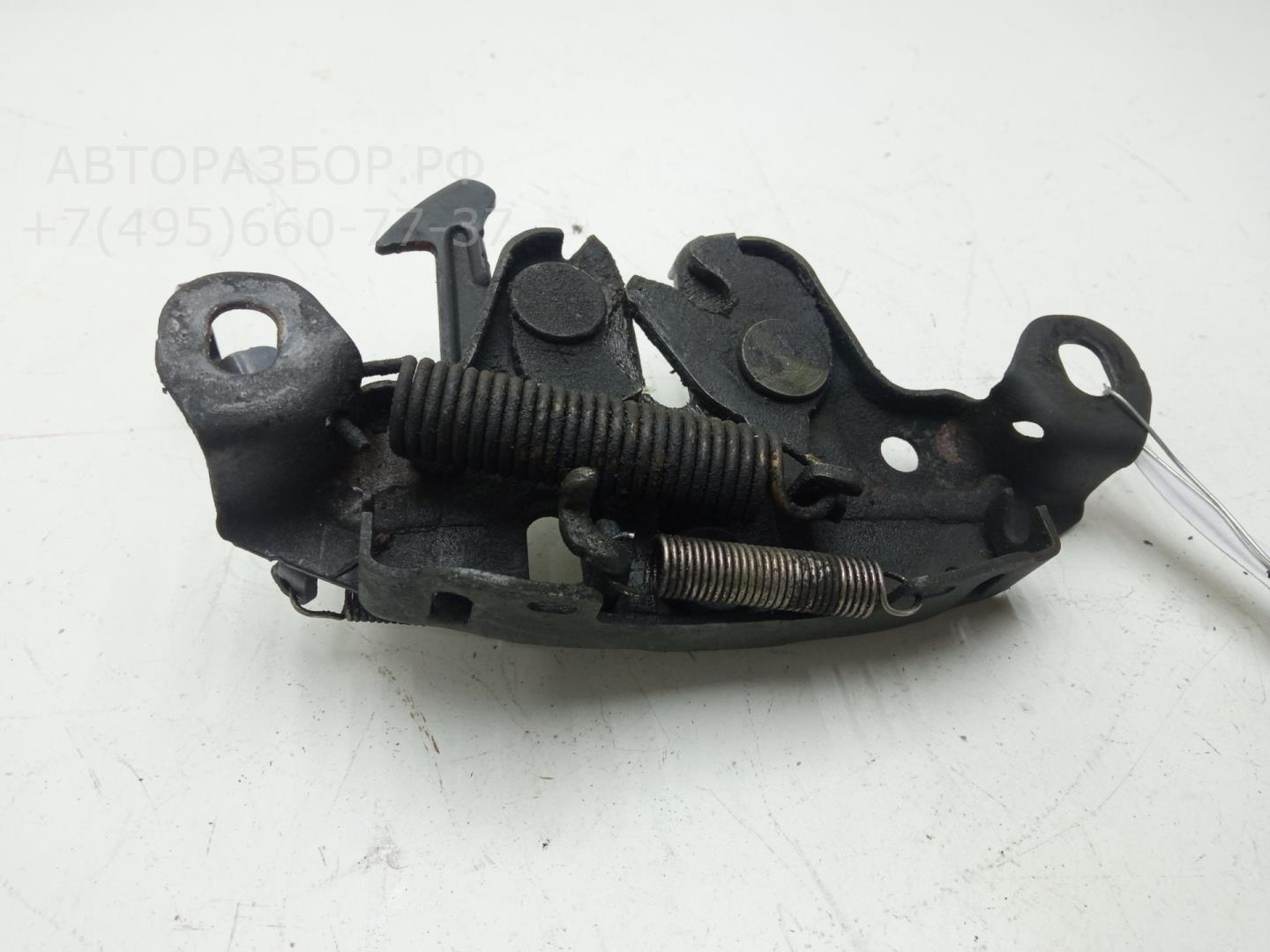 Замок капота