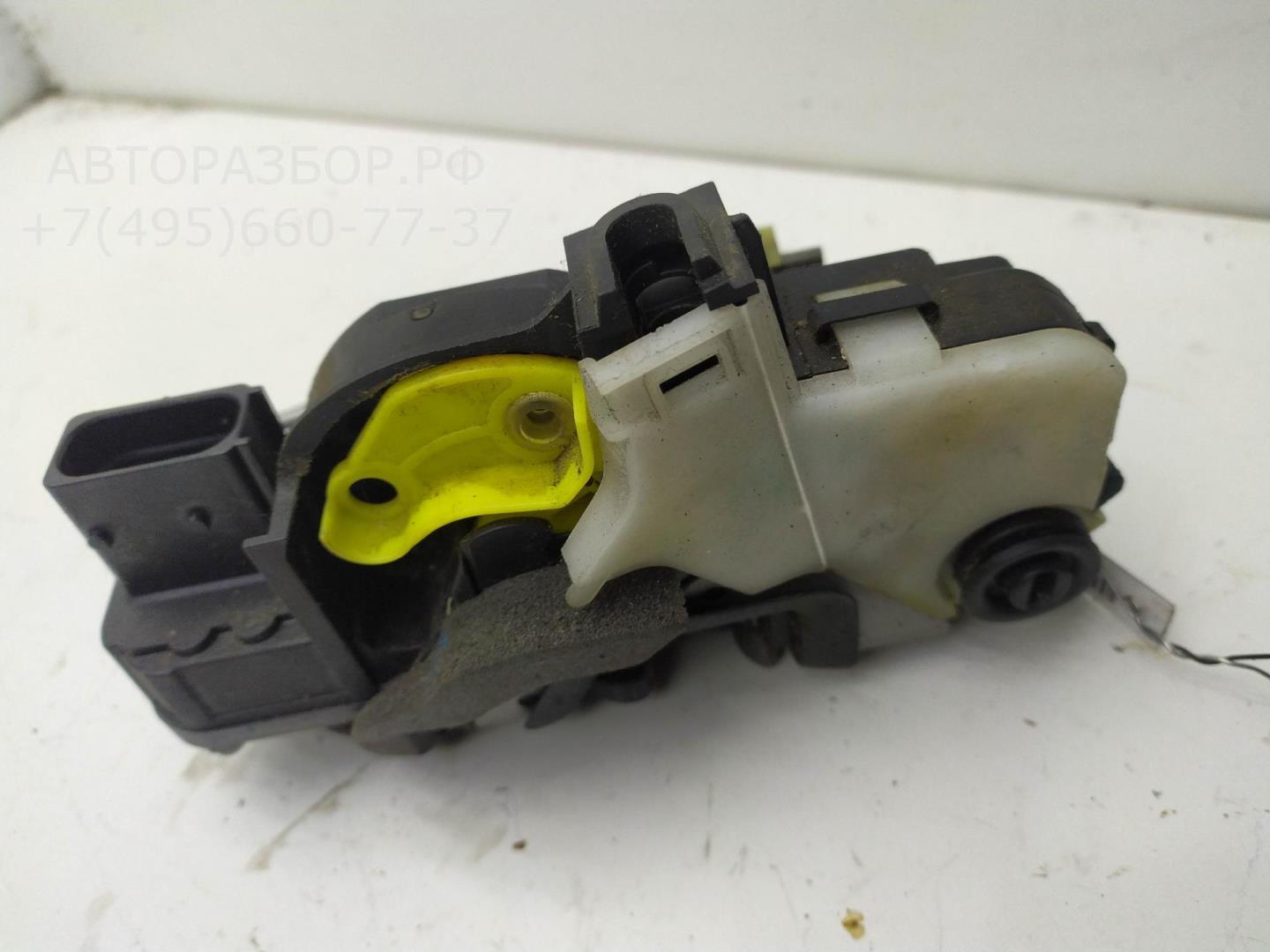 Замок двери задней левой