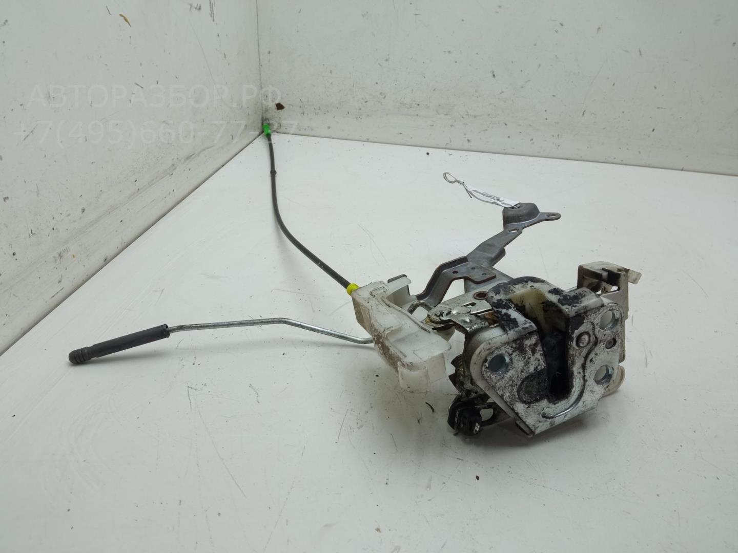 Замок двери передней левой