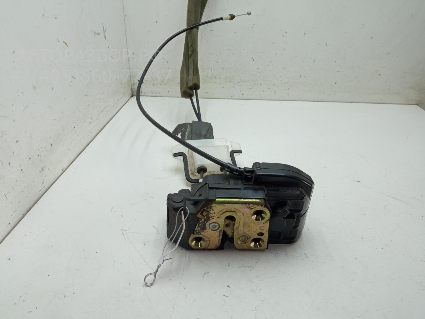 Замок двери передней правой