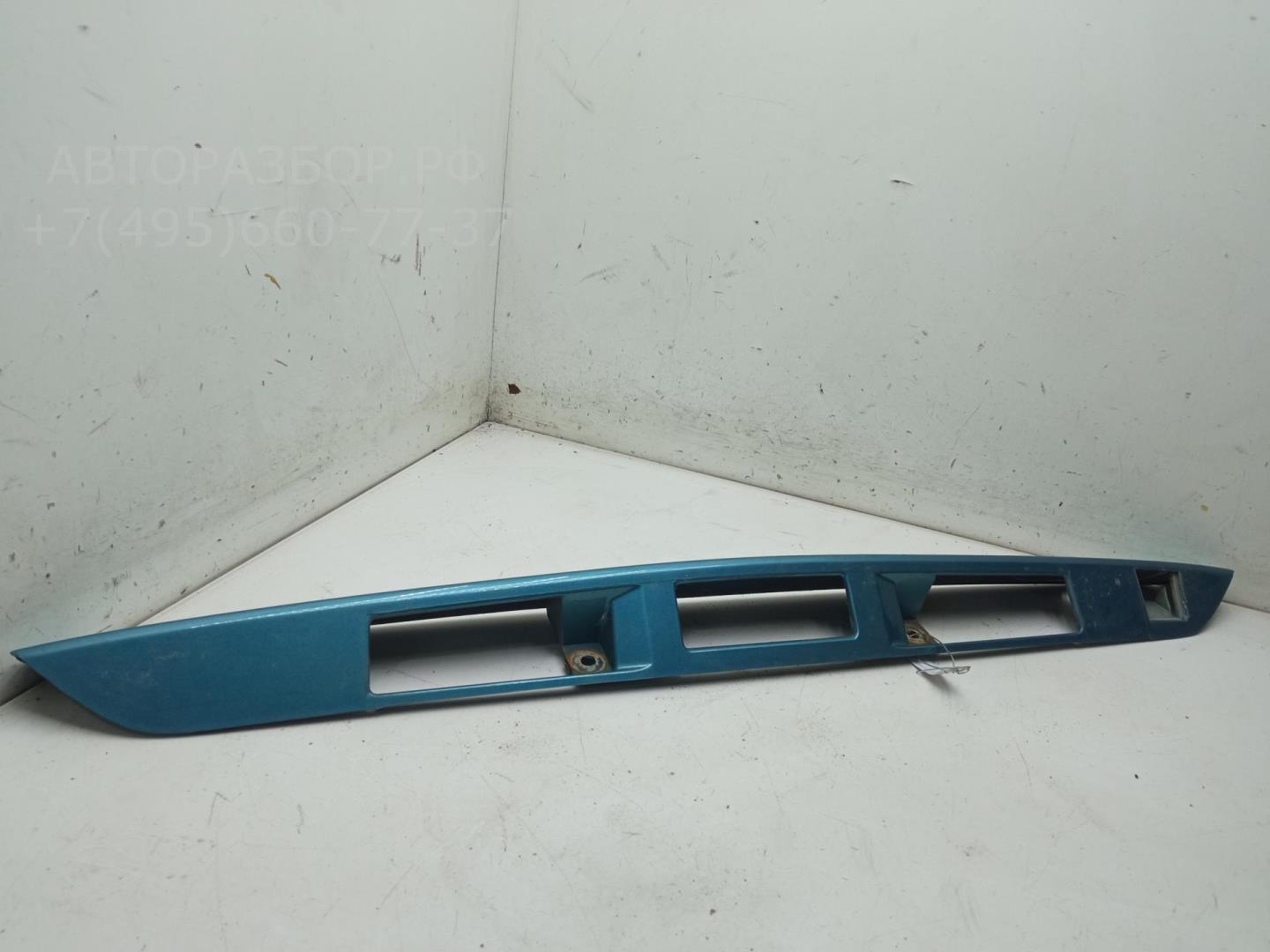 Накладка крышки багажника