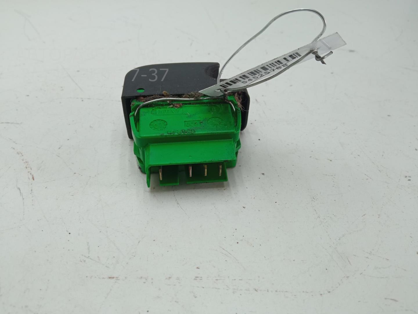 Кнопка стеклоподъемника