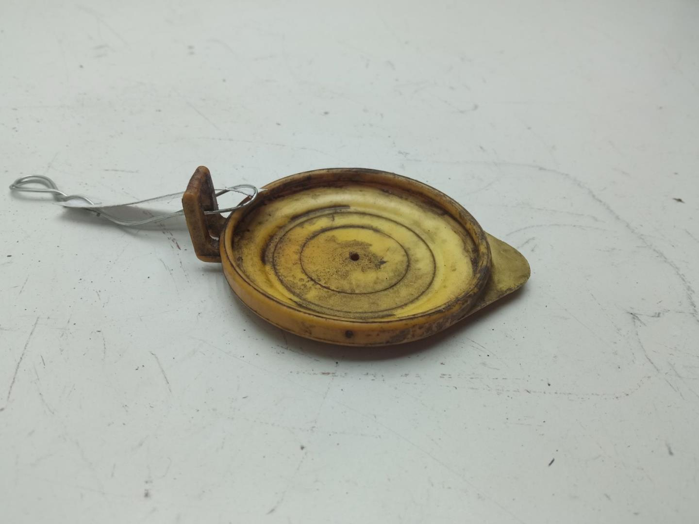 Крышка бачка омывателя