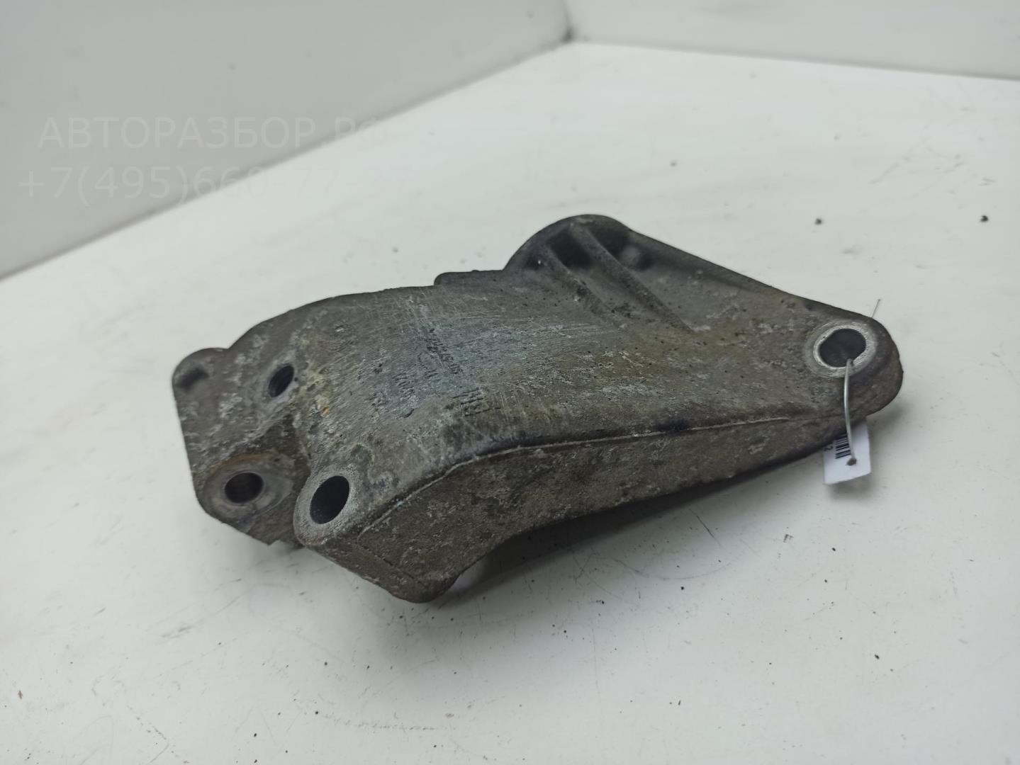 Кронштейн генератора