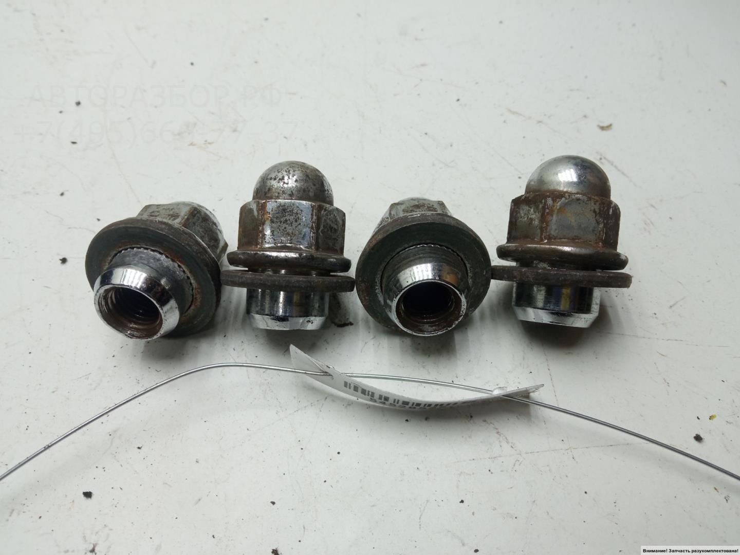 Болт колесный