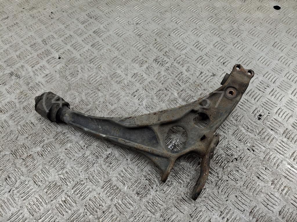 Рычаг передний правый