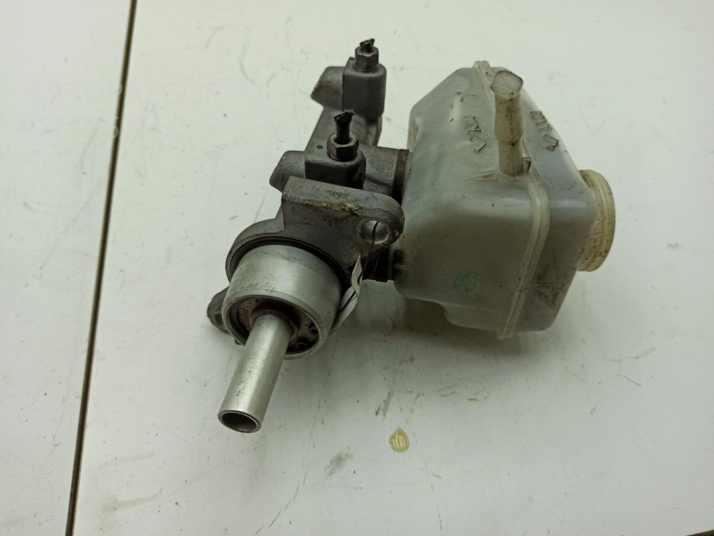 Цилиндр тормозной главный