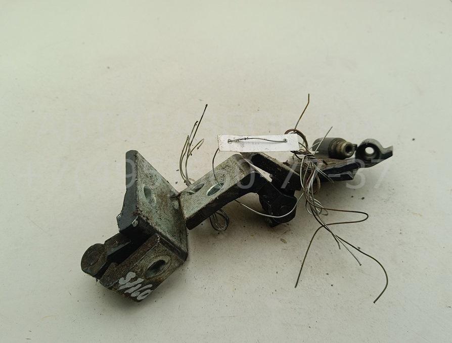 Петля двери