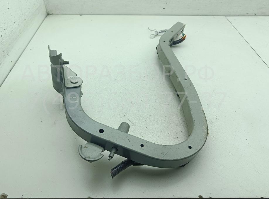 Петля крышки багажника